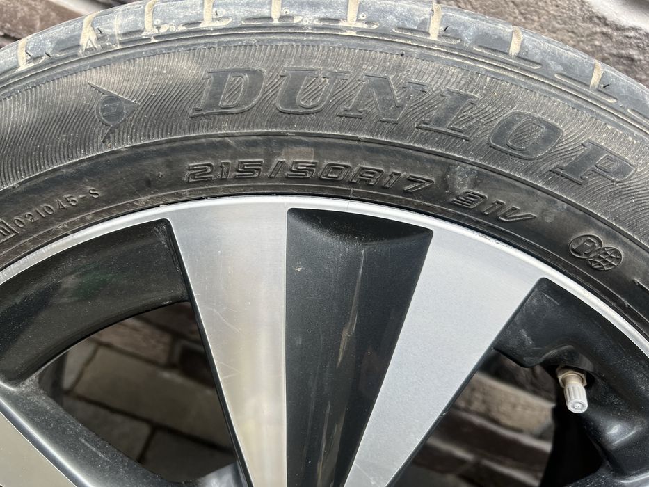 Диски з шинами 215.50.17 ніссан ліф кашкай