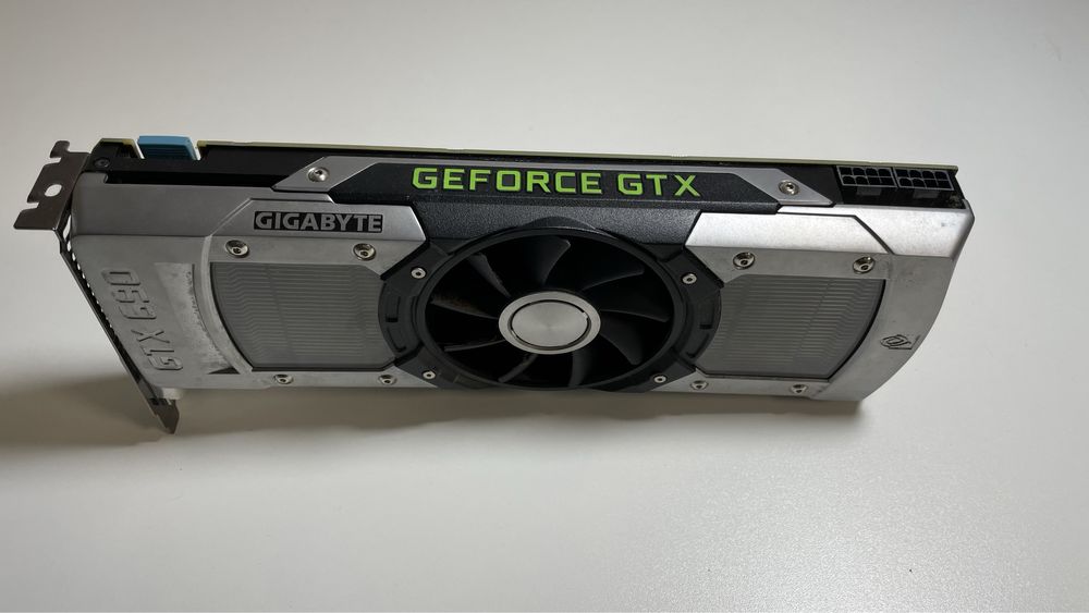 Відеокарта Geforce GTX 690