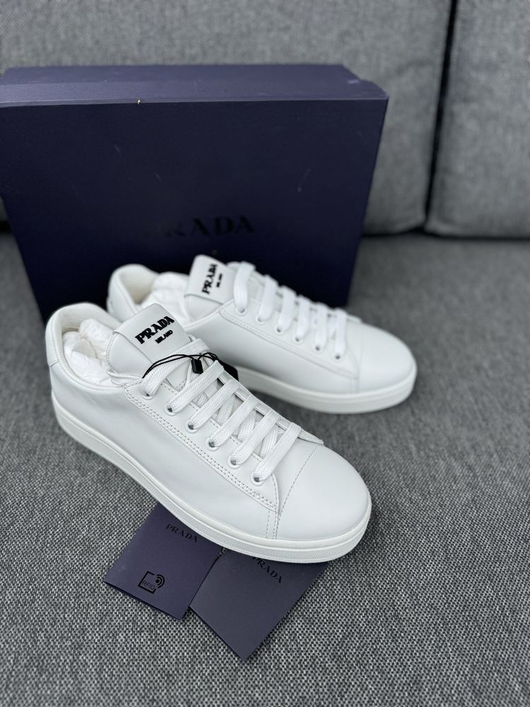 Sneakersy białe Prada