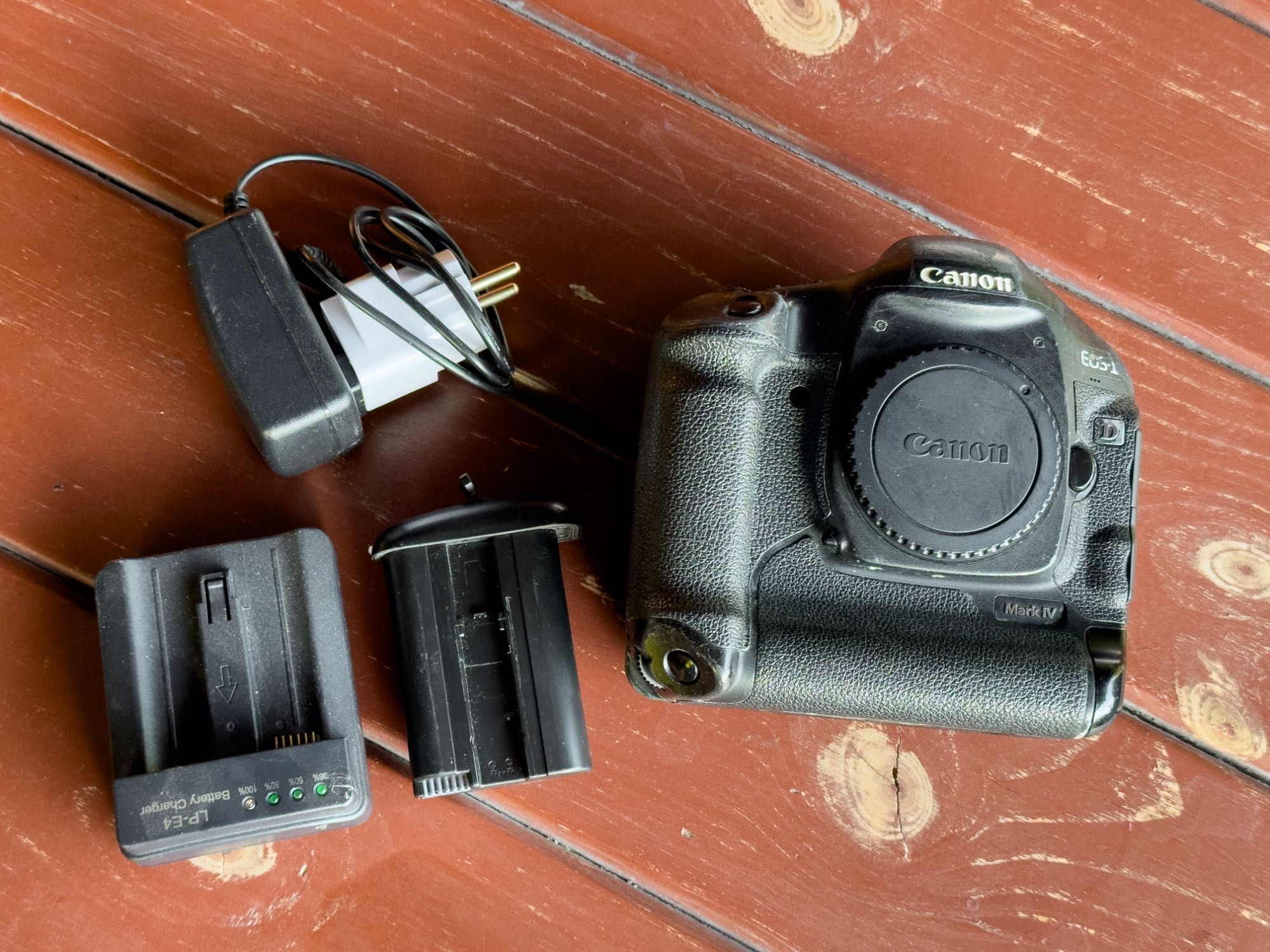 ТОП - Canon 1d markiV професійний - 16мп, 10к/с - два акуми, зарядка