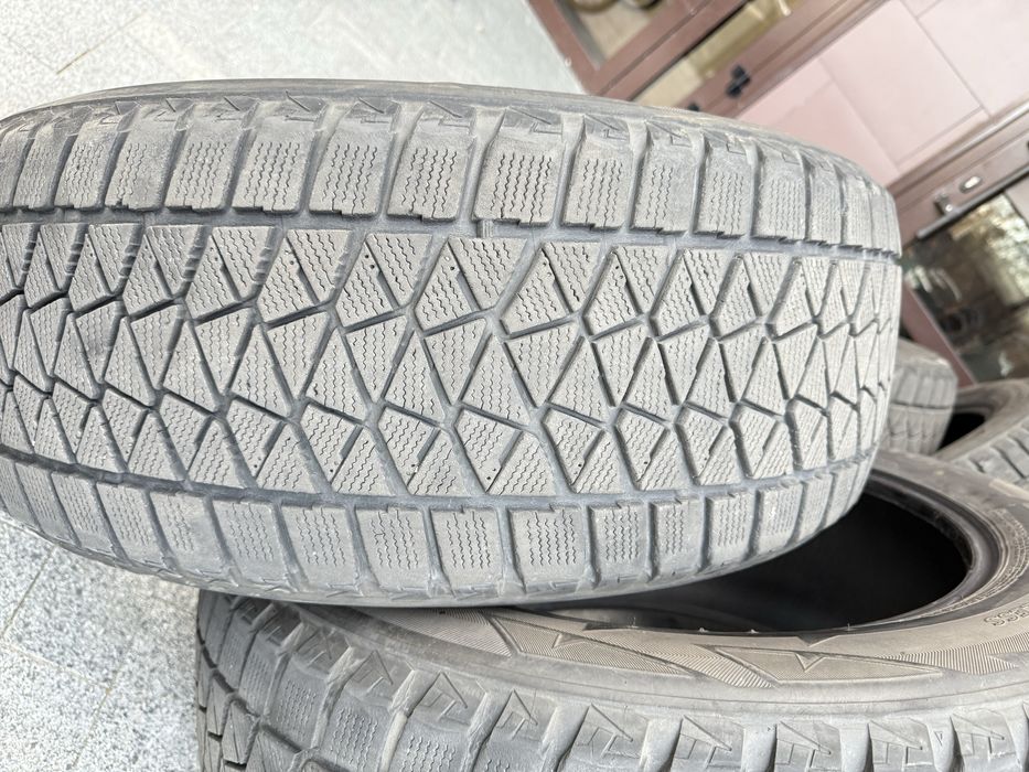 Продам зимові шини Bridgestone Blizzak DM-V2 255/55 R20 107T