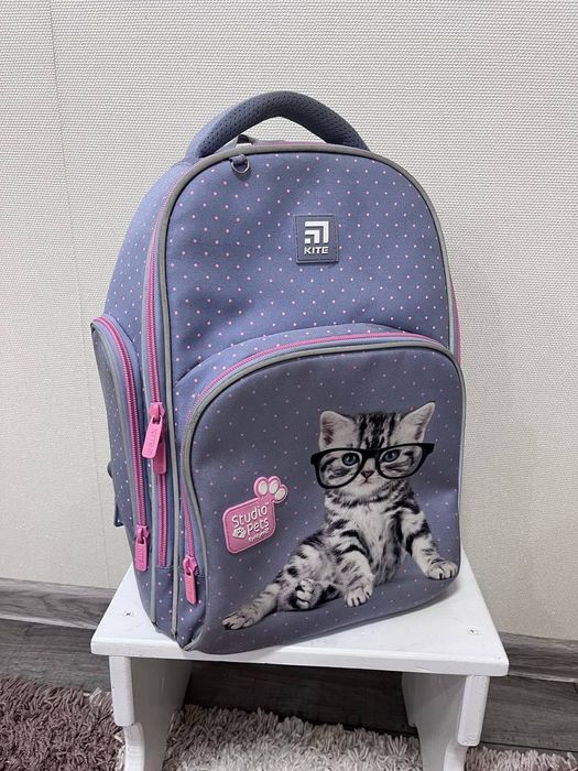 Продам шкільний портфель.