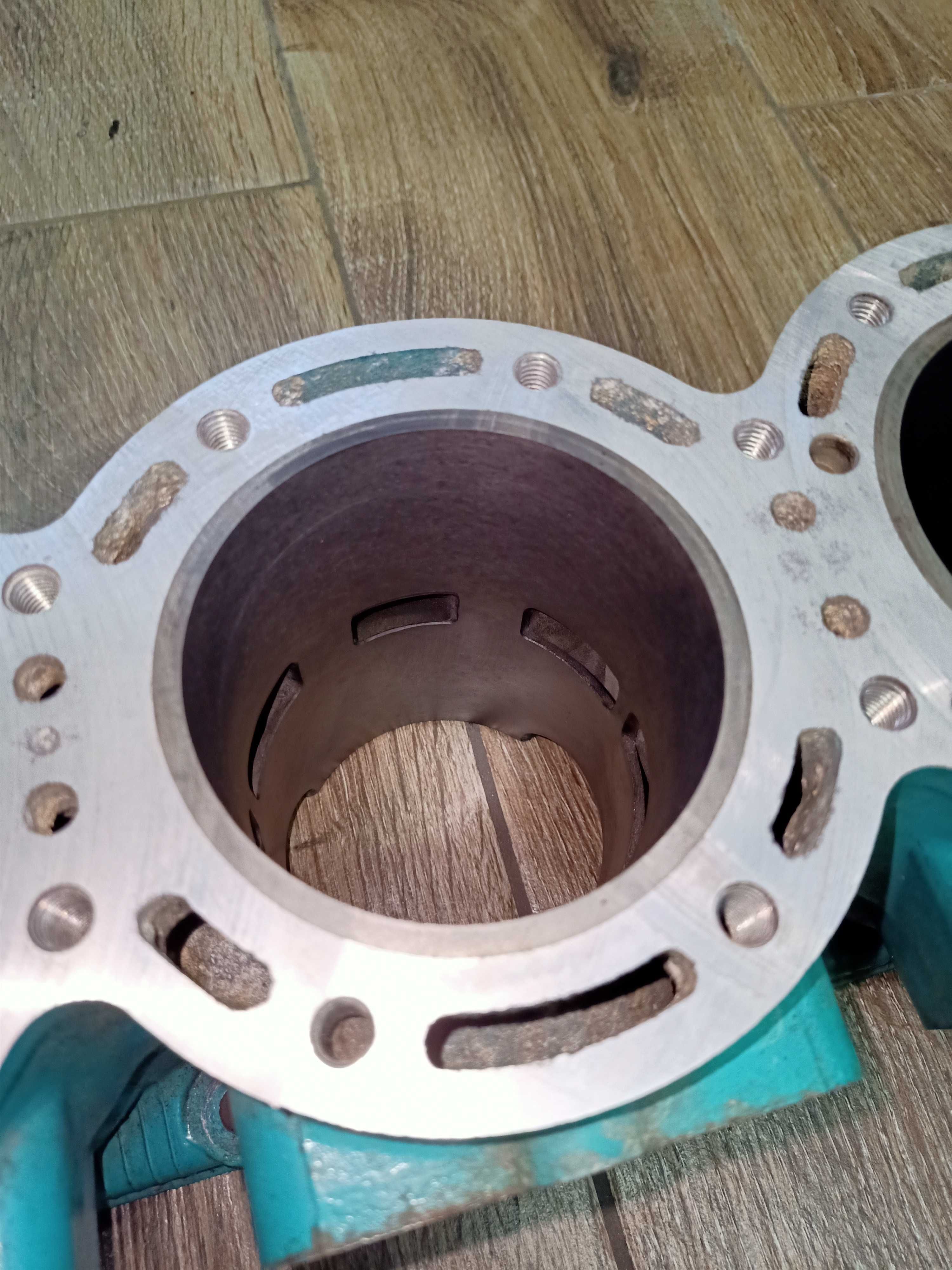 Cylinder głowica kawasaki zxi 1100
