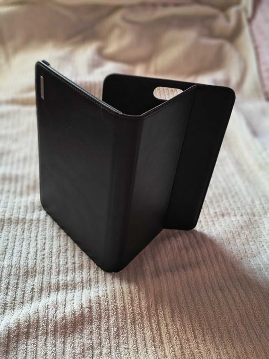 Etui na tablet 8 cali czarny, uniwersalny pokrowiec z gumkami