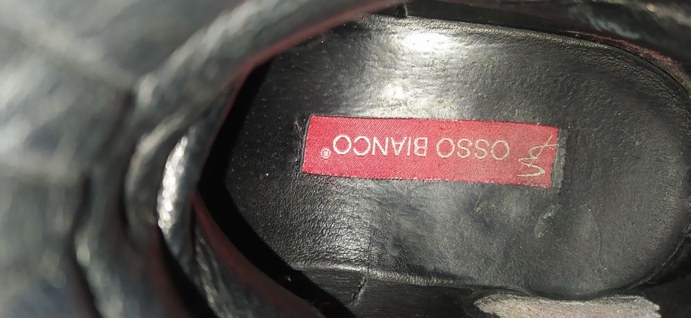 Продам женские ботинки