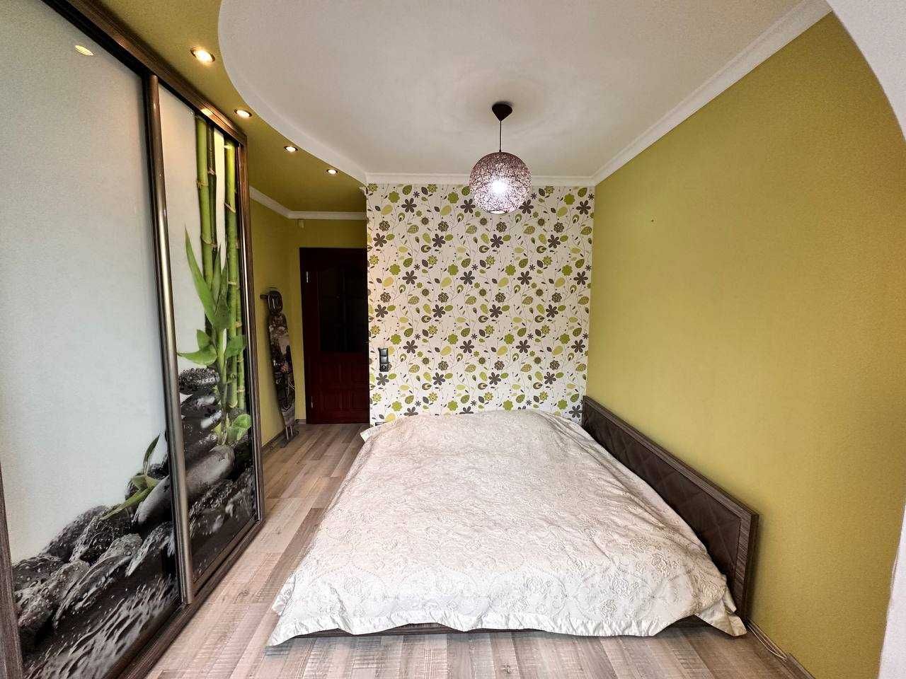 Продаж 3-ої квартири, Леваневський м-в (стометрівка).