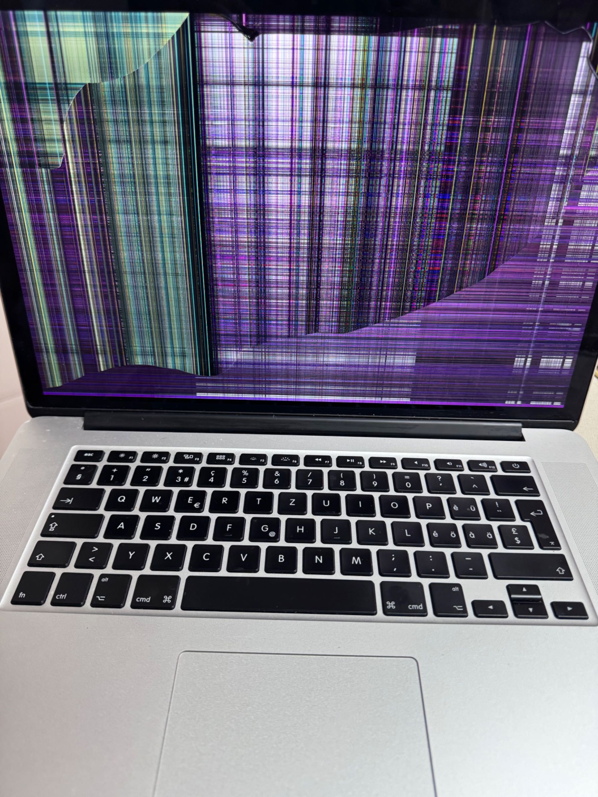 MacBook Pro 15.3 2015