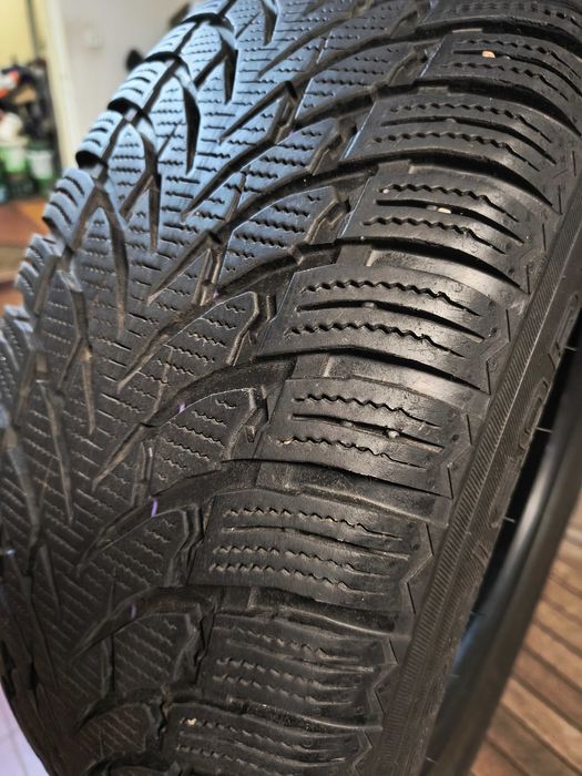 Opony zimowe typu Run Flat firmy Nokian sprzedam