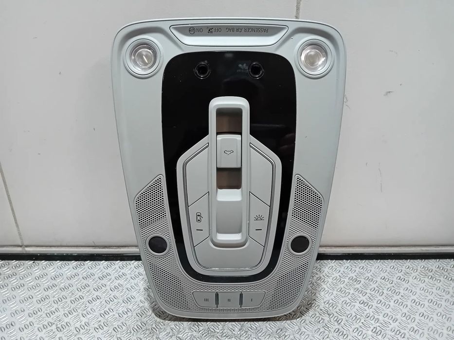 lampa podsufitki przód wnętrza Audi A4 B9 2016 8W0947135AK