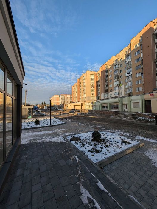 Комерція під бізнес у готовому будинку.