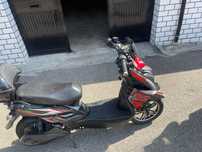 Moto electrica bateria litiu da mas o menos por volta de 30 a 40 km