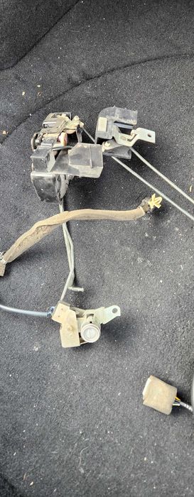 Ficheira Fechadura Frente Esquerdo Fecho Hyundai Coupe (Rd)