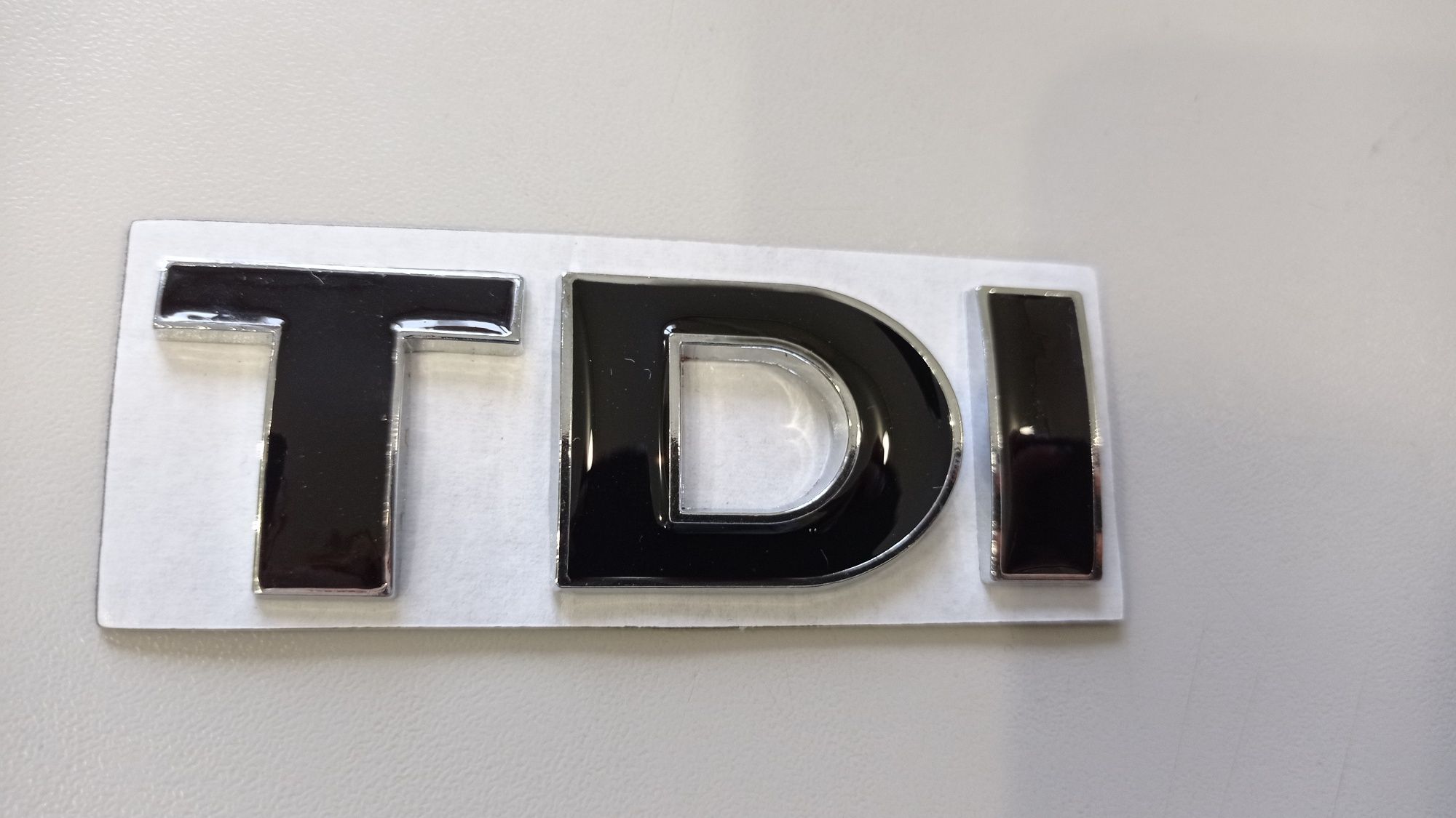 Шильдик TDI, эмблема, значок TDI.