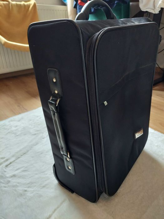 Walizka podróżna na kółkach miękka z kieszeniami średnia  Regent