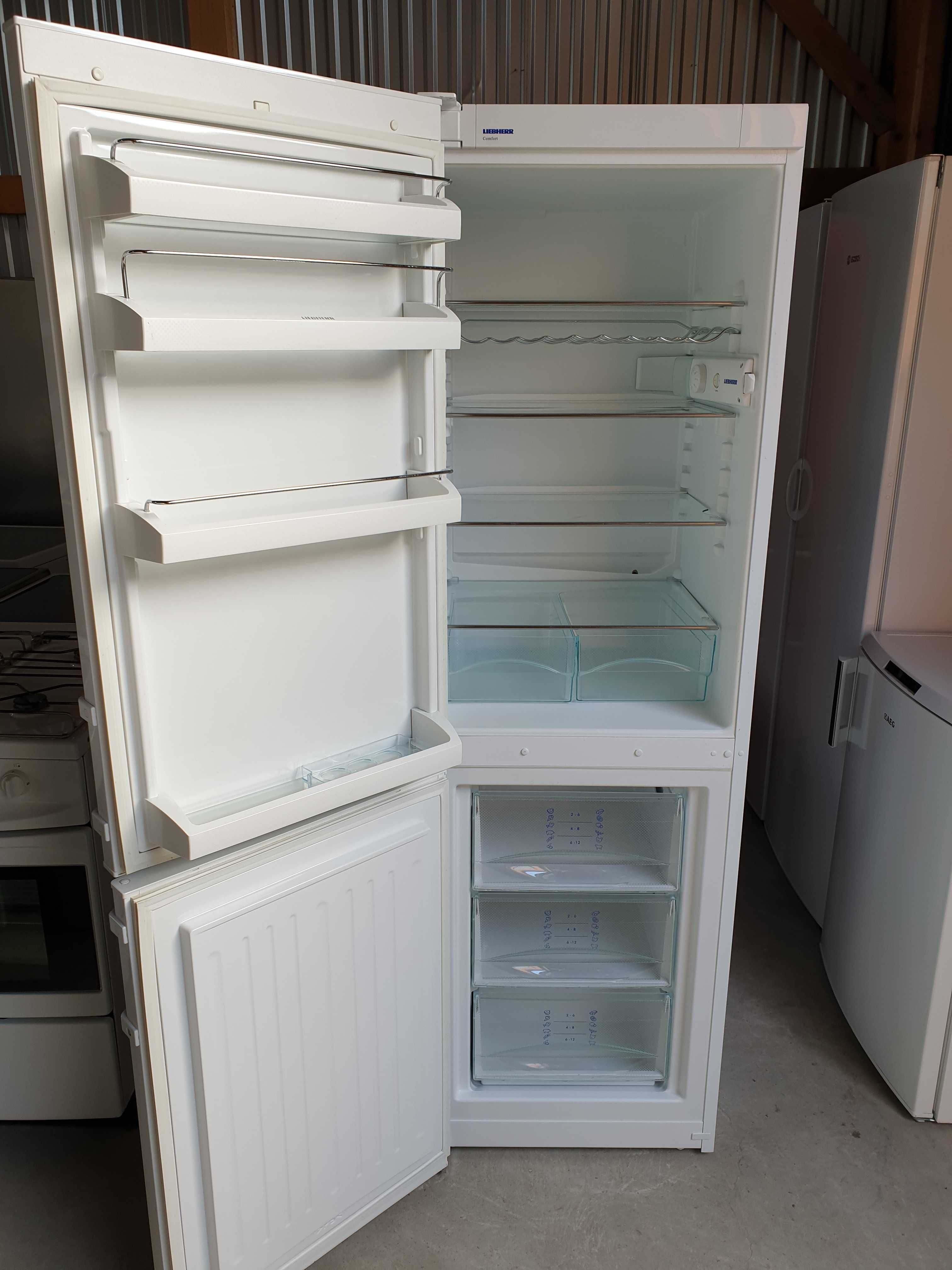 Двухкамерный холодильник Liebherr 180 cm / CUP 3021