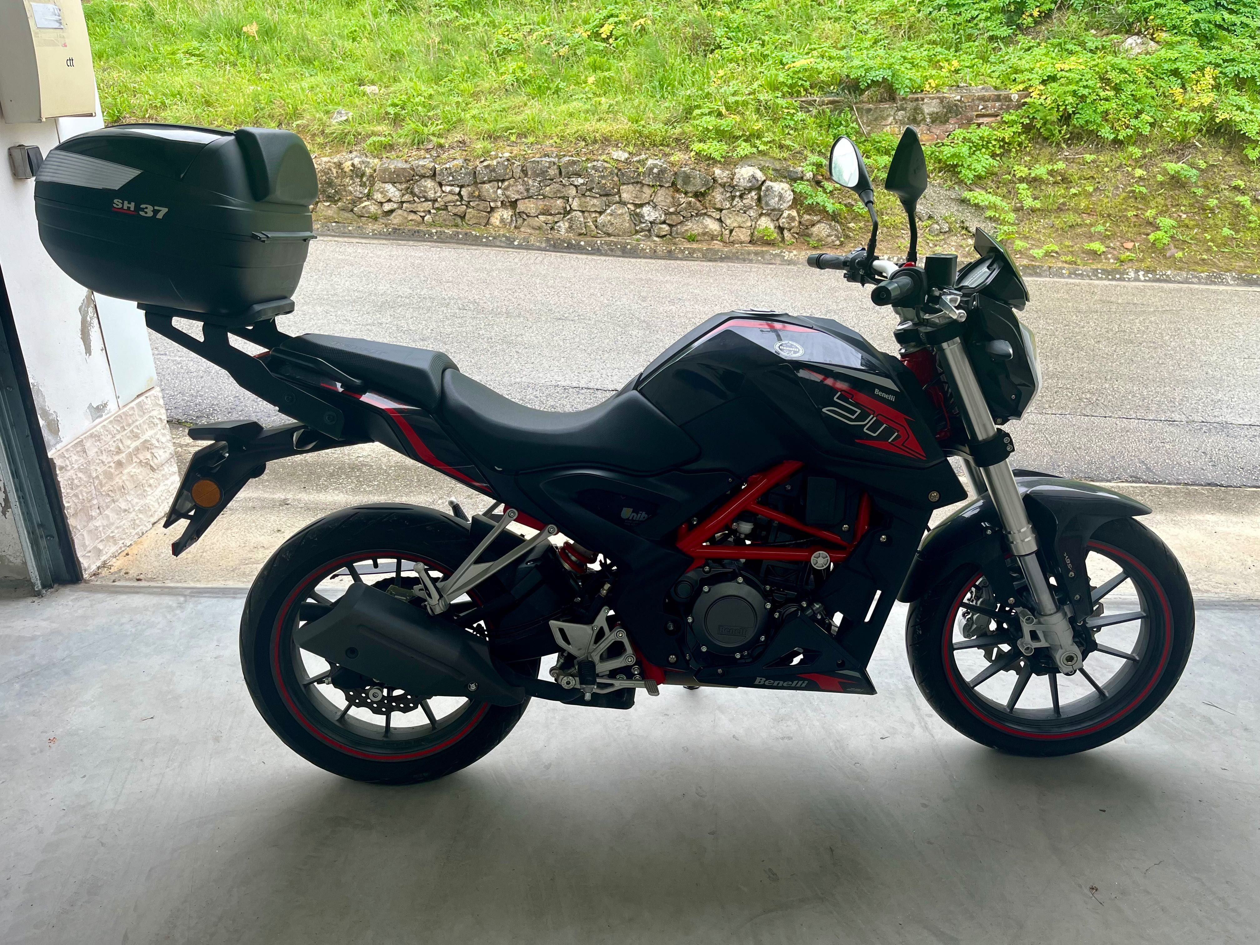 Benelli BN 251 só 5400kms
