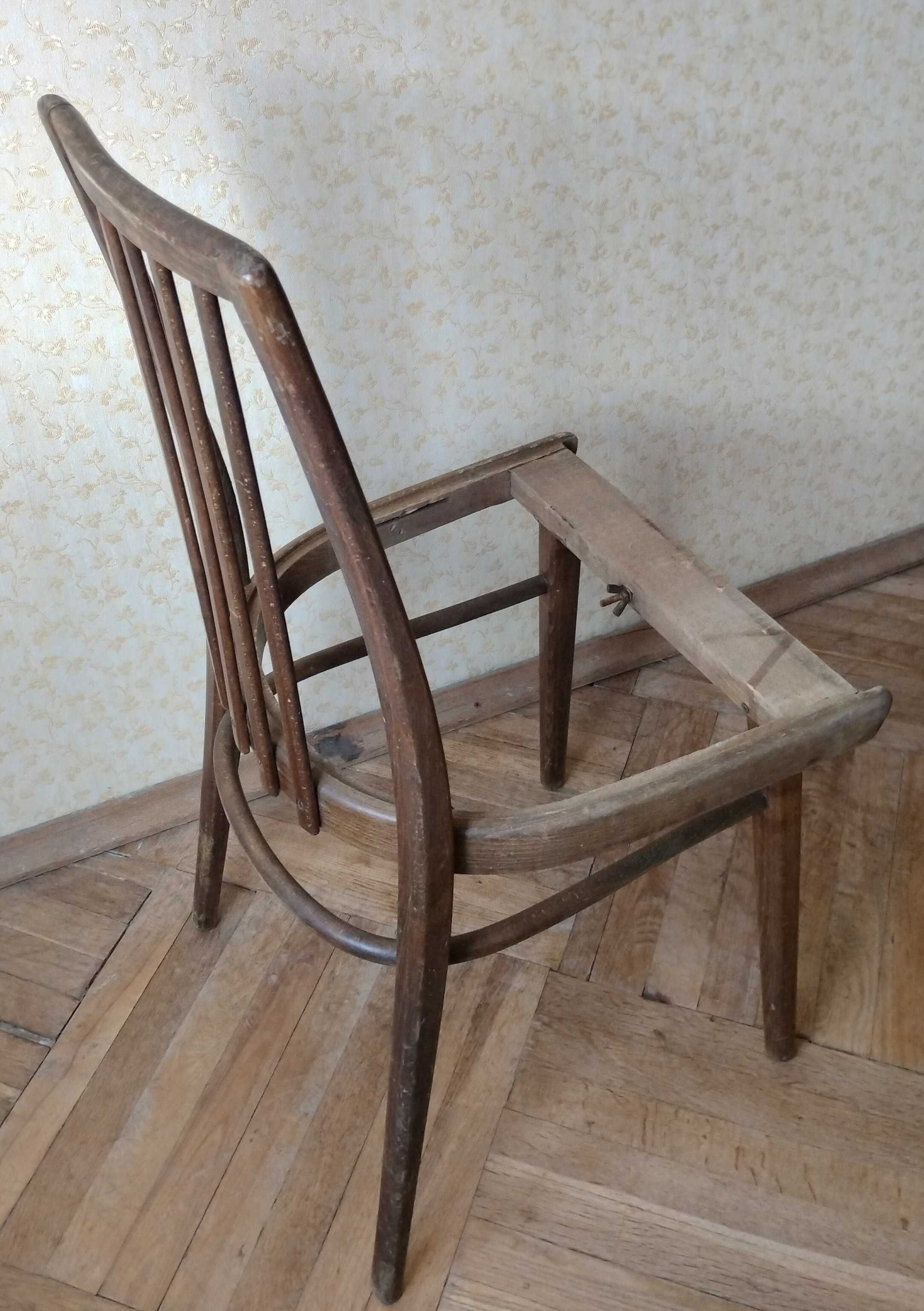 Вінтажний стілець під реставрацію. Ретро меблі.