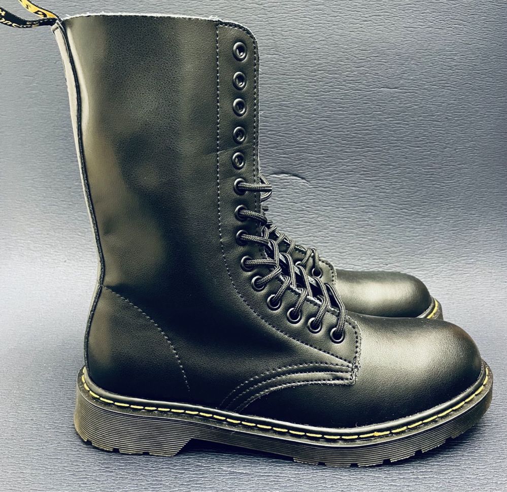 Glany oficerki kozaki unisex Dr Martin 14 dziurek unisex wysokie buty