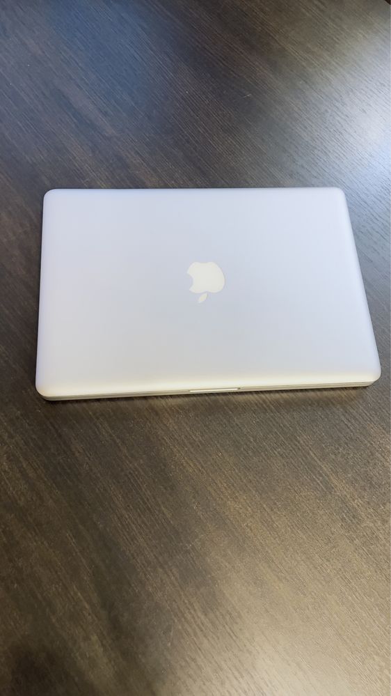 Macbook Pro 16/240 GB. Stan bardzo dobry