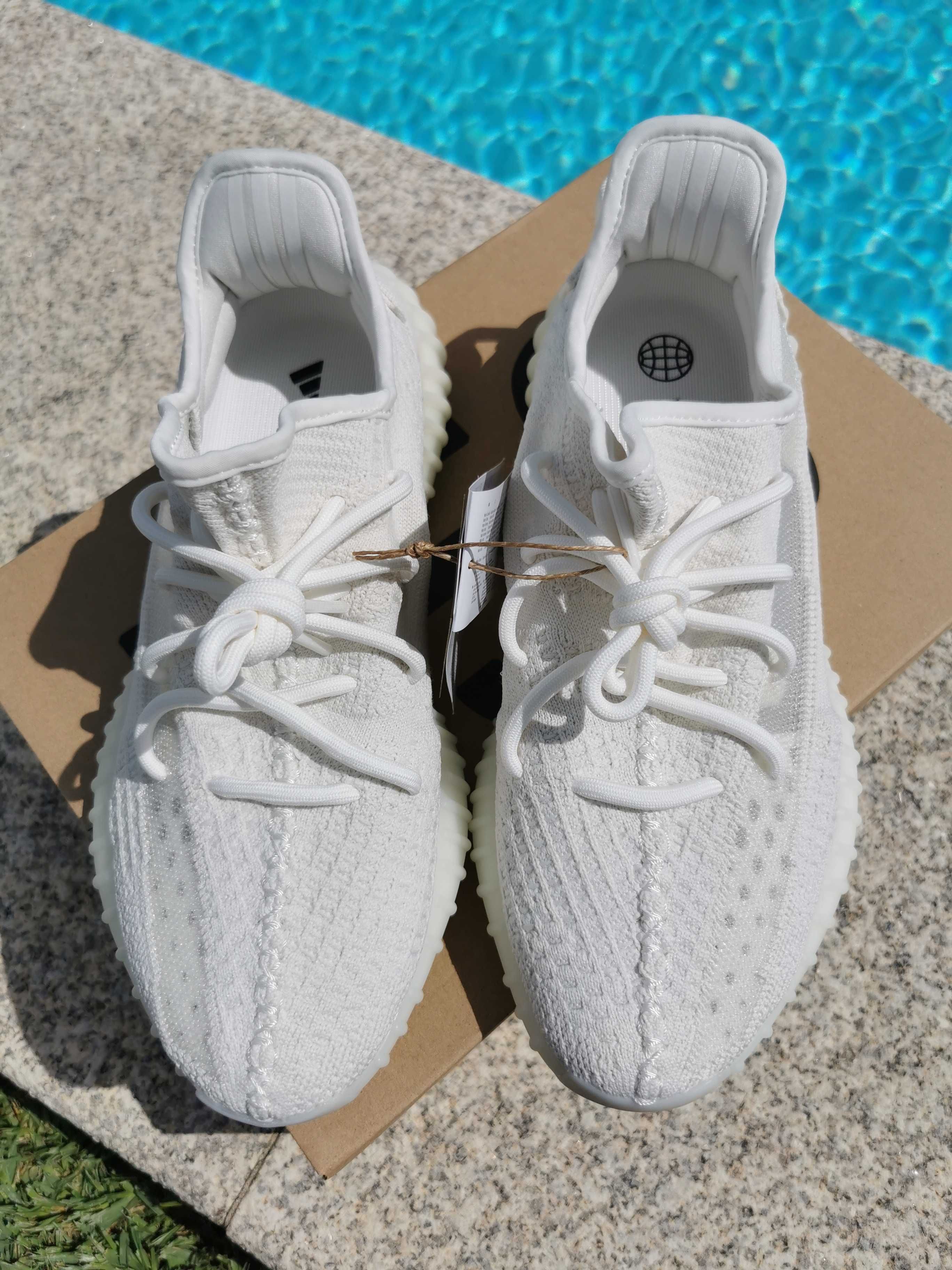 Yeezy Boost 350 v2 Bone 43 1/3