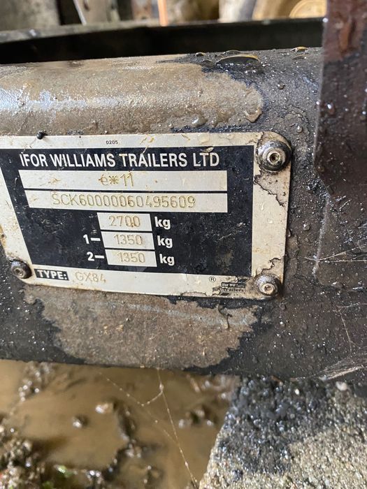 Vendo reboque em bom estado , com rampa metálica e rodado duplo.