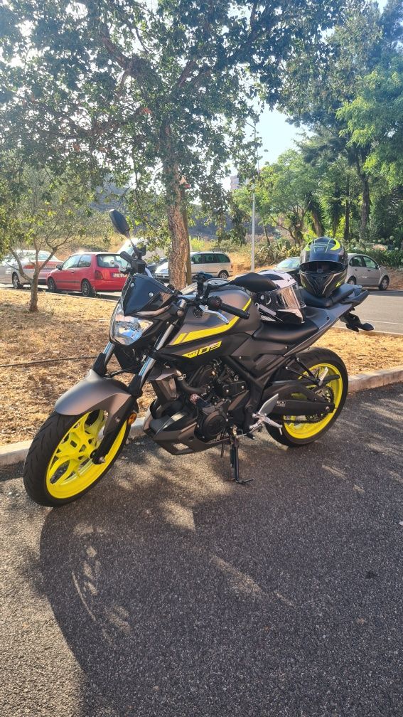 Yamaha MT-03 apenas 8.400 KM - Com extras
