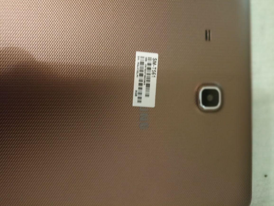 Планшет SAMSUNG SM T -561