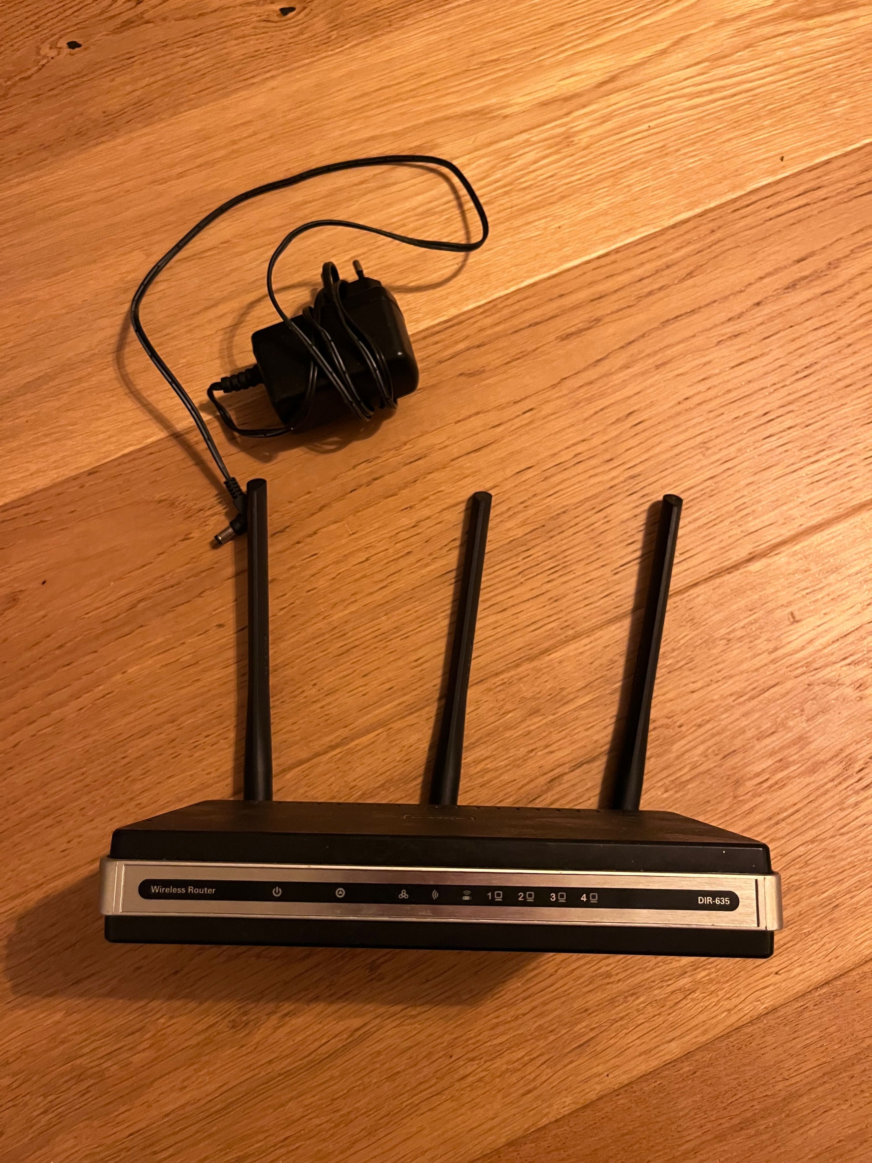 Router D Link DIR 635