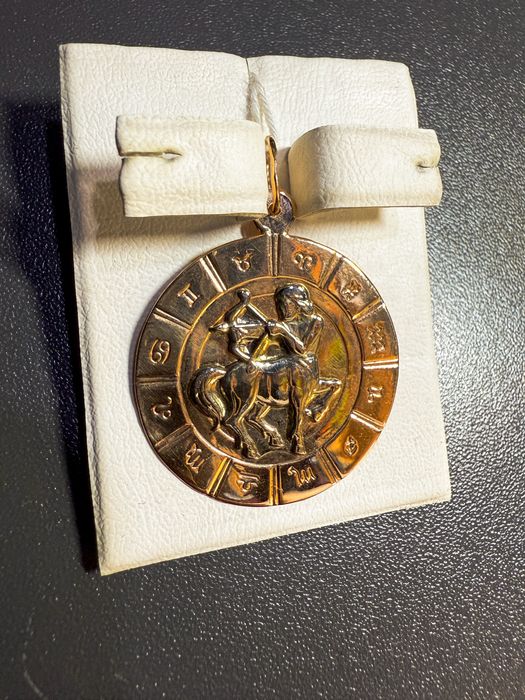 Підвіс. Золоті підвіси 585 проби