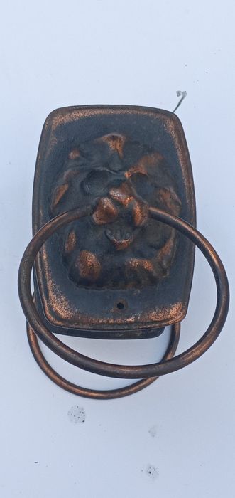 Ручки дверні голова лева