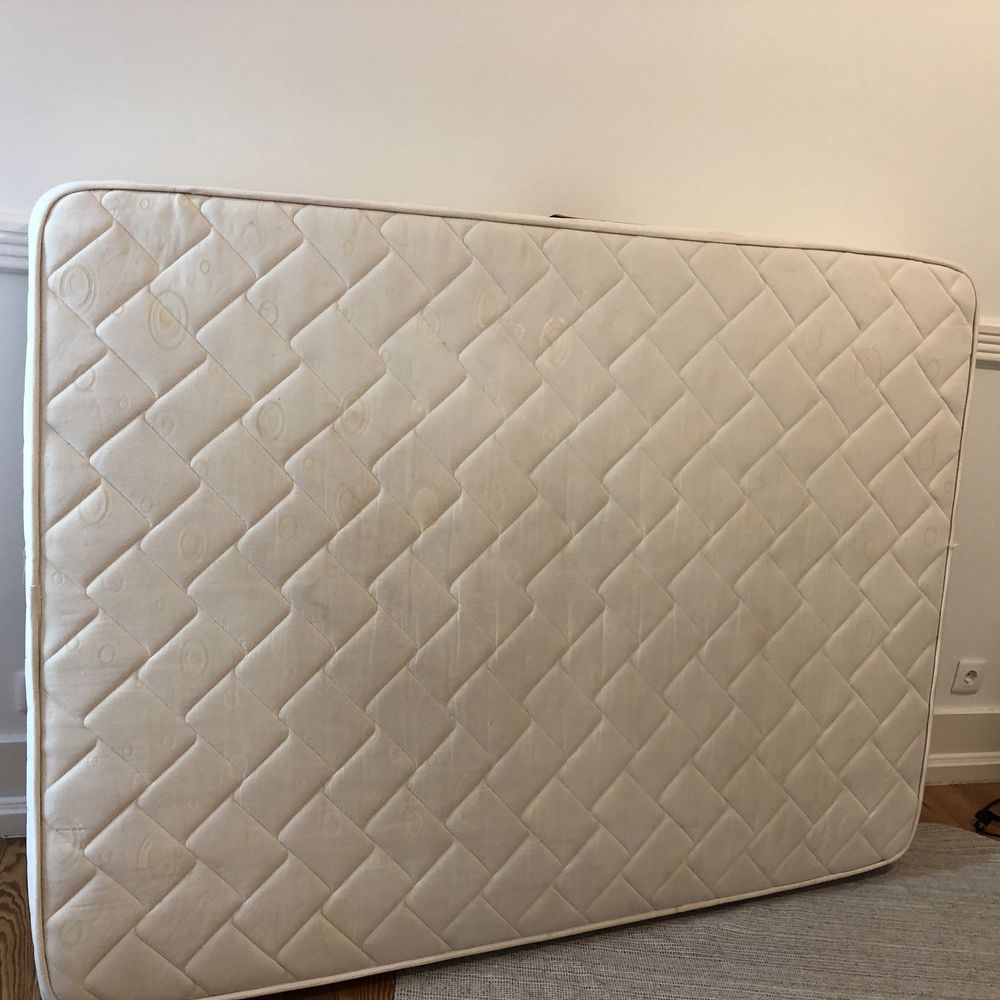 Cama Sommier com colchão