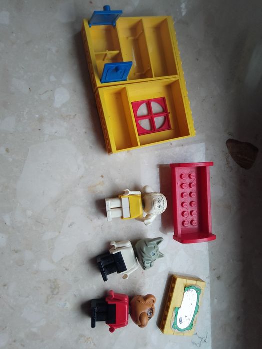LEGO 1980 figurki i mebelki