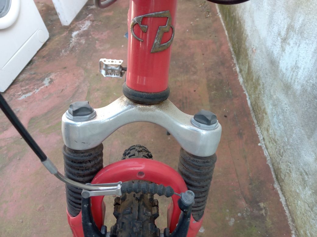 Trek 6500 18" com roda 26x2.00