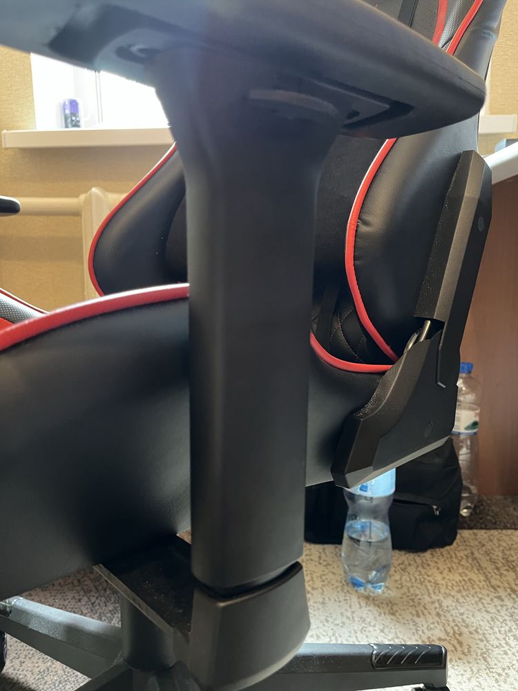 Ігрове крісло HyperX Blast core Чудовий стан Кресло Хайперикс