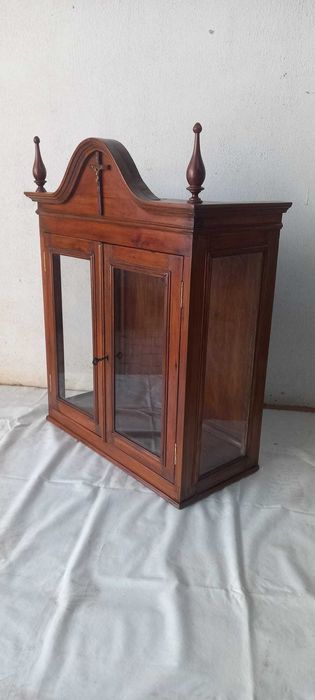 Oratorio Antigo em Madeira Cerejeira