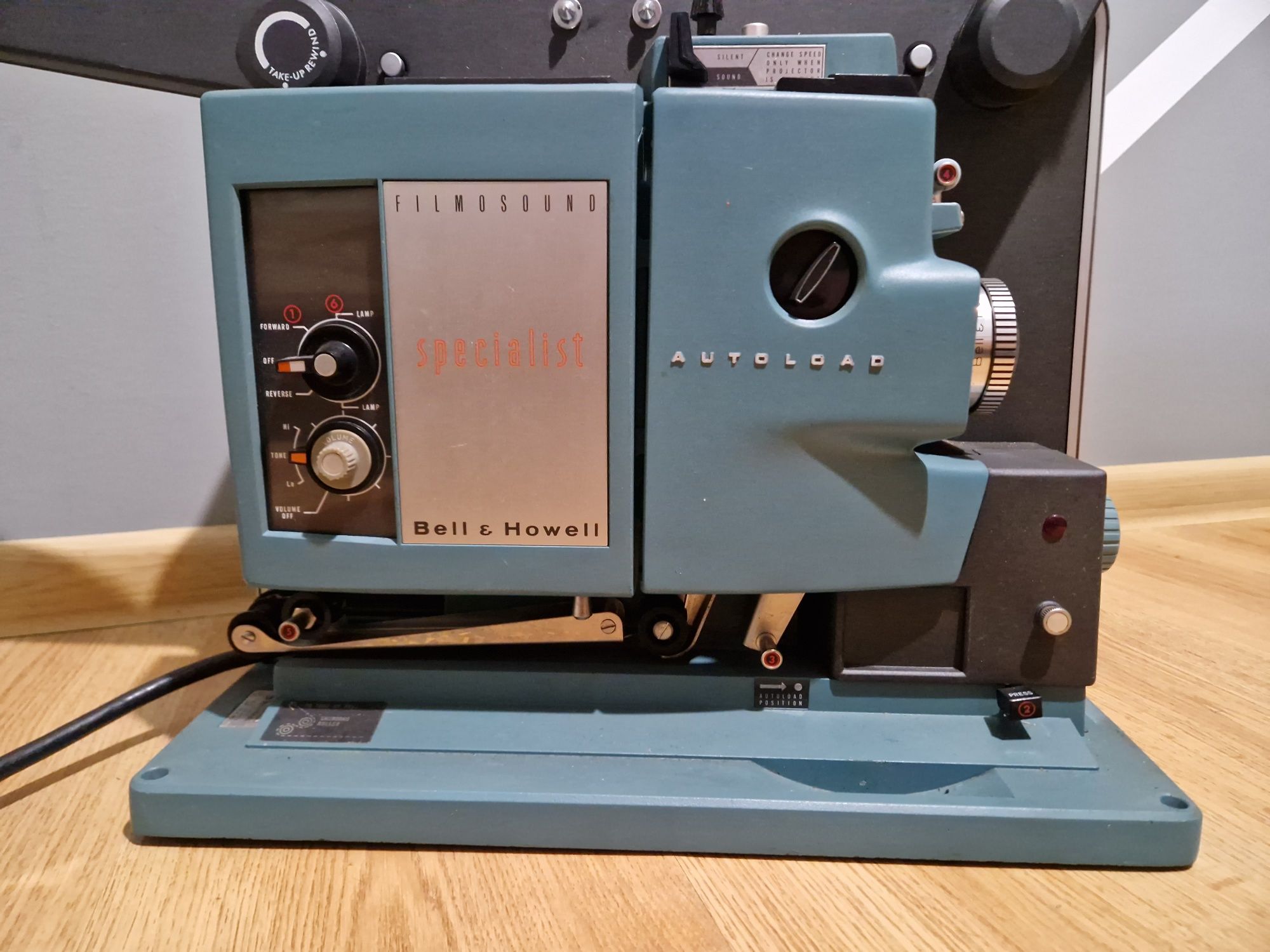 Projektor filmowy Bell & Howell 550  na taśmy 16mm