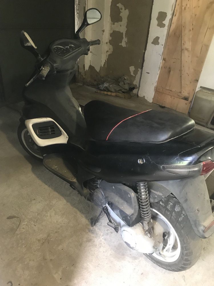 Скутер Gilera runner 50