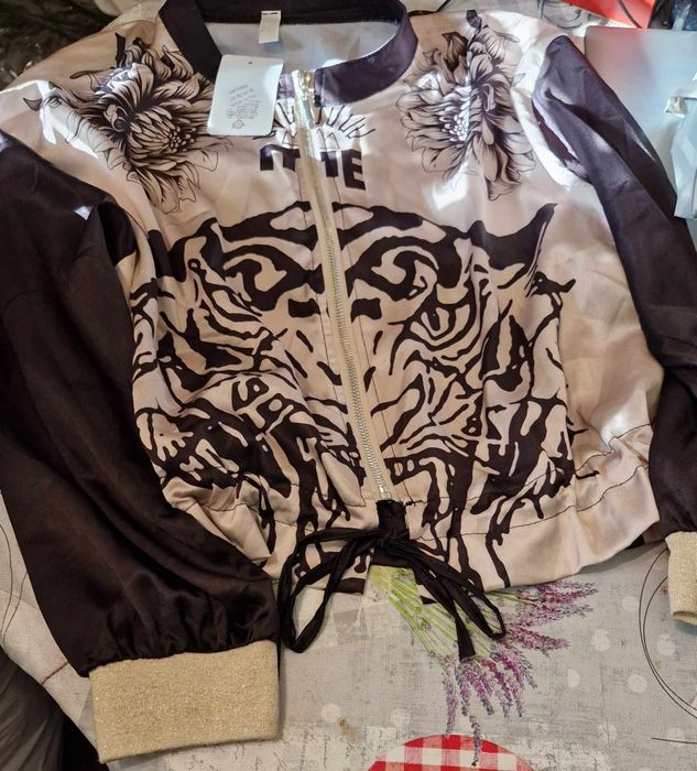 Vendo casaco com etiqueta