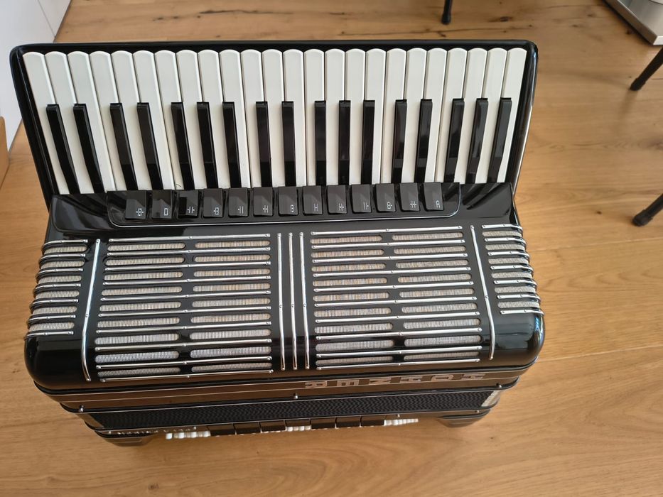 Akordeon Hohner Morino V