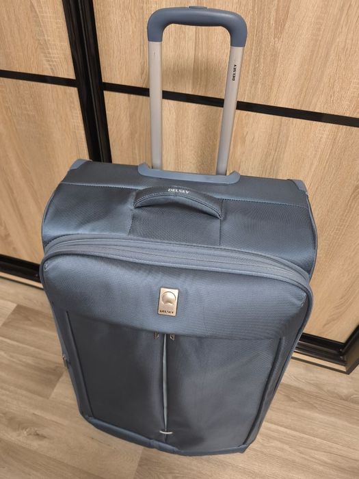 Чемодан очень большого размера, чемодан на колесах, валіза на колесах