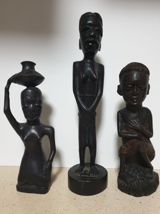 Lote de 3 antigas esculturas africanas em madeira exótica
