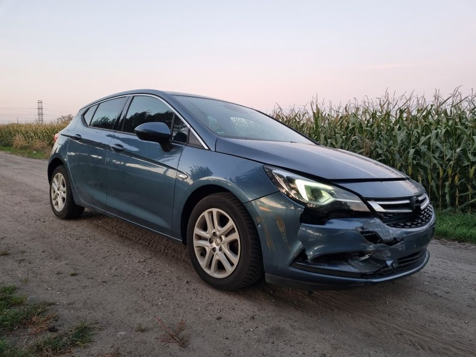 Opel Astra.Super wyposażenie. Innovation.Skóra .Navi.Przebieg.