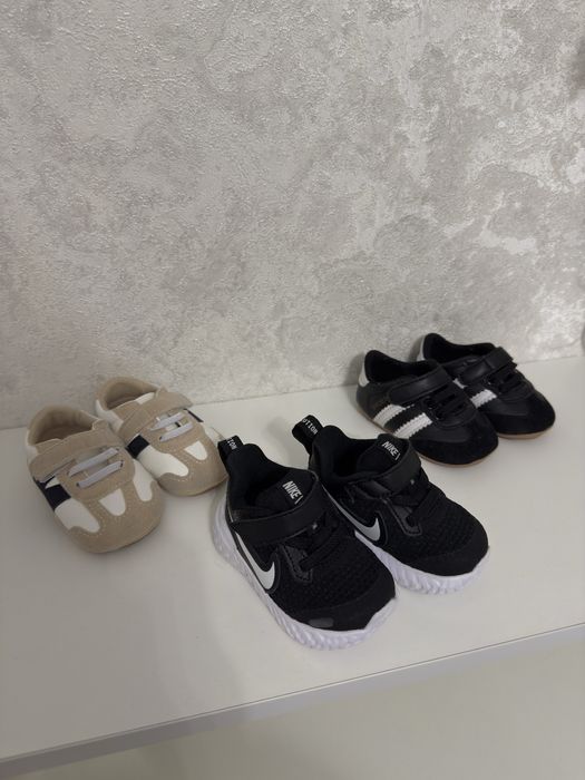 Кросівки для хлопчика, від 0-6 місяців.