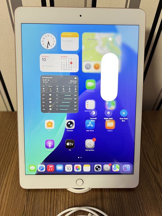 Apple IPad 8Gen. 32 Gb. WiFi. Gold . IOS 26