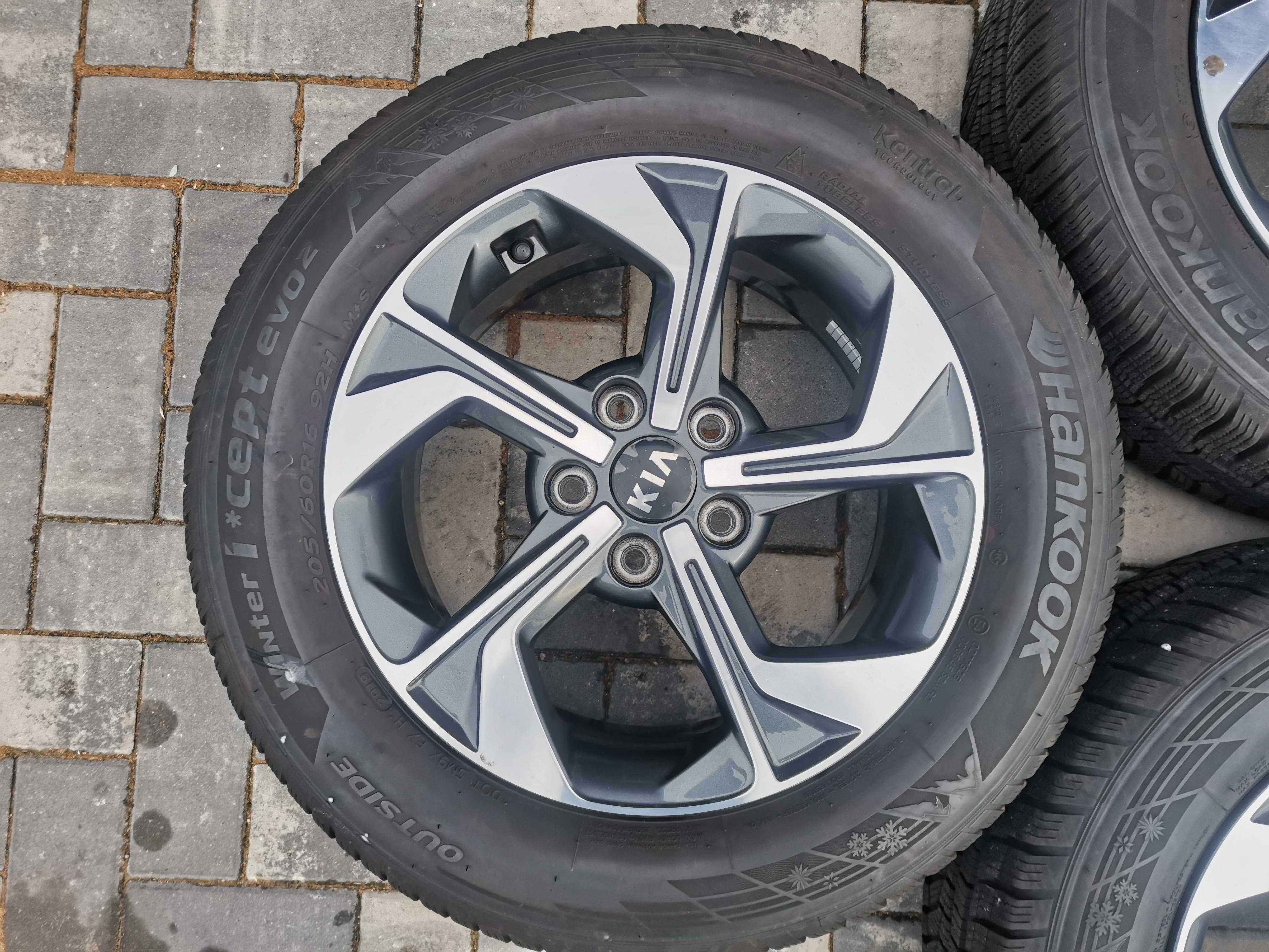 Felgi KIA X-CEED Venga Soul Hyundai 6,5Jx16H2 5x114,3 ET40 TPMS