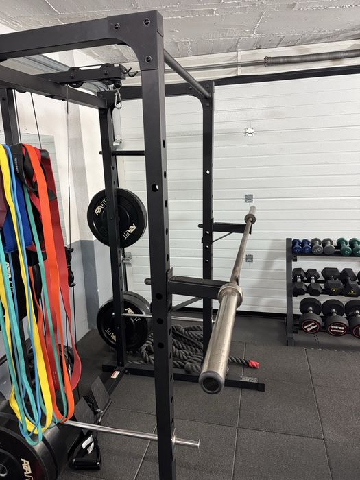 Adidas home rig + barra olímpica 20kgs + bumpers 110kgs