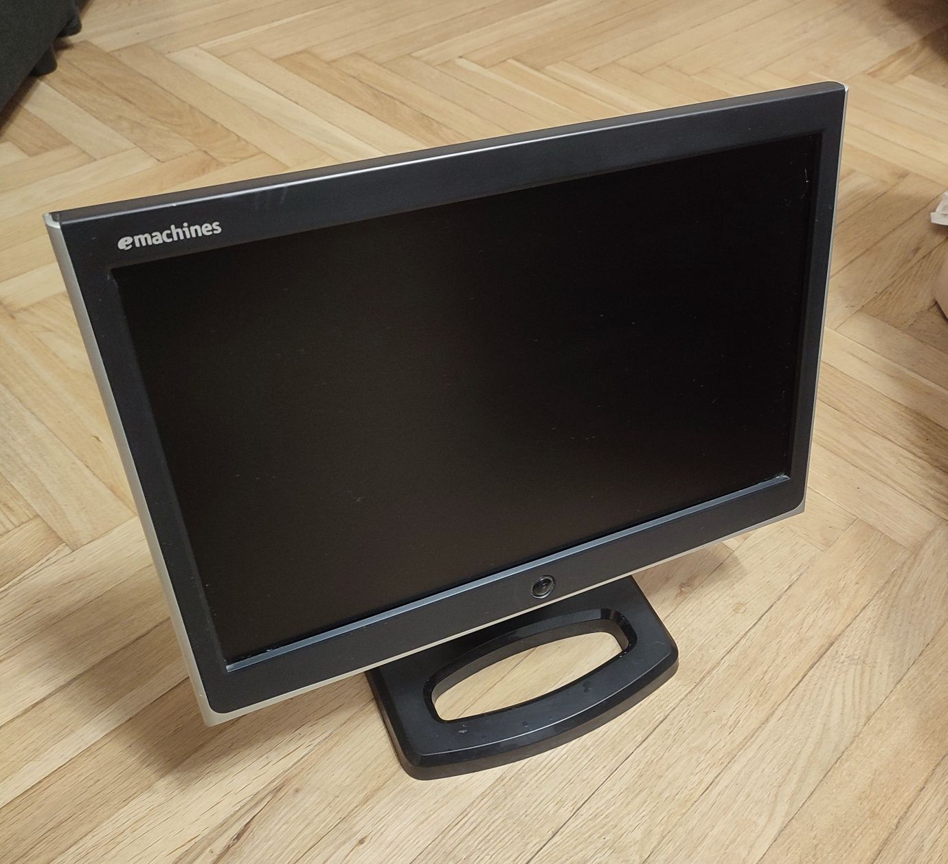 Monitor emachines 17" vga 1440x900