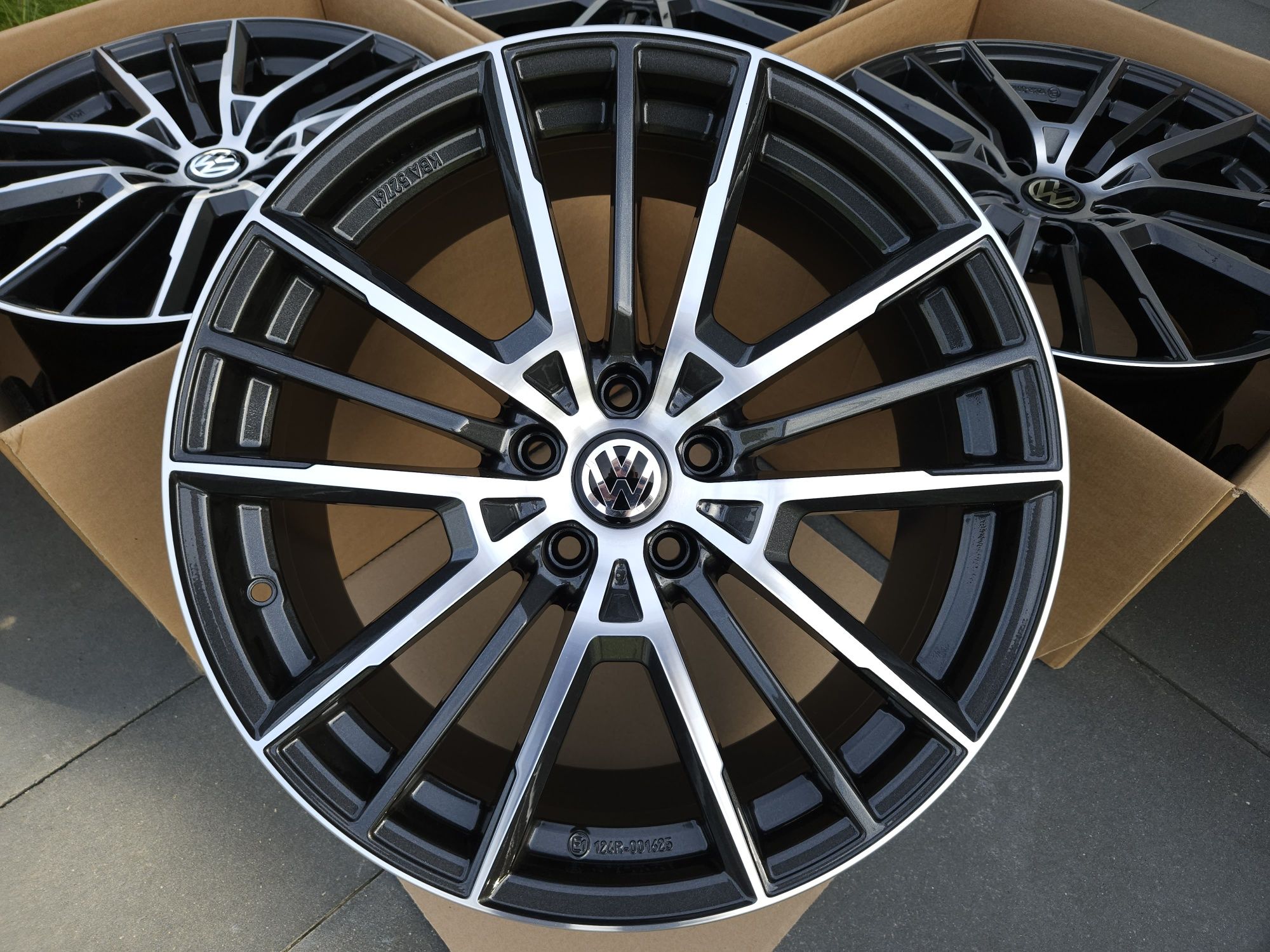 VW 19 " Nowe 5x112 Felgi Arteon CC Passat Alltrack Scirocco Tiguan