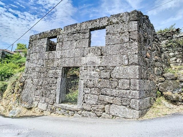 Moradia em pedra para restauro em Aboim - Fafe