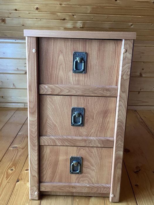 Продам ліжко з тумбочкою